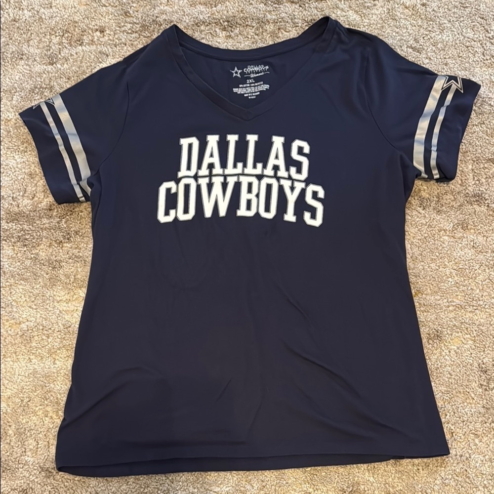 🍍Dallas Cowboys short sleeve t shirt🍍Sz 2XL🍍pit to pit 23”🍍length 28”